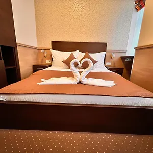 21 And Hotel Budapesta